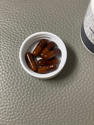 프리마인 홍삼의 강력한 에너지, 이제는 흡수율을 높인 최첨단 캡슐로 간편하게 초고속 충전하세요. — 5점을 준 리뷰어가 2022년 6월 올린 사용 사진