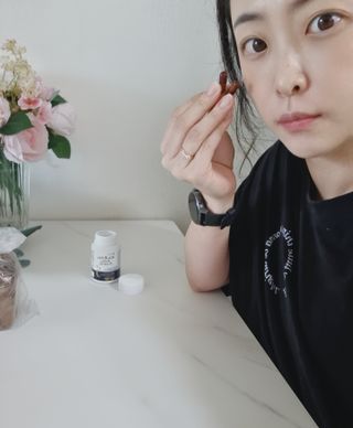 프리마인 홍삼의 강력한 에너지, 이제는 흡수율을 높인 최첨단 캡슐로 간편하게 초고속 충전하세요. — 5점을 준 리뷰어가 2022년 6월 올린 사용 사진