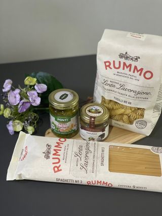 이탈리안 프리미엄 파스타 룸모 Rummo 파스타 2종 + 바질 페스토 + 블랙 트러플 페이스트 — 5점을 준 리뷰어가 2021년 7월 올린 사용 사진