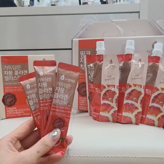자연에온 핑크 자몽 착즙 100mL 10개입 1BOX +가 득담은 자몽 콜라겐 젤리스틱 1BOX — 5점을 준 리뷰어가 2021년 6월 올린 사용 사진