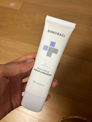 바노바기 코스메틱 바노바기 밀크씨슬 리페어 시카 선스크린 플러스 50ml — 5점을 준 리뷰어가 2023년 2월 올린 사용 사진