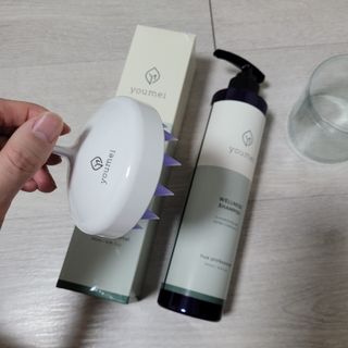 유메이 웰니스 샴푸 + 유메이 스칼프 브러쉬 — 5점을 준 리뷰어가 2022년 1월 올린 사용 사진