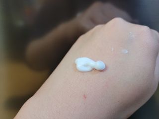 카프리나 프레쉬 산양밀크 모이스춰라이징 바디로션 350ml(오리지널향) — 3점을 준 리뷰어가 2022년 12월 올린 사용 사진