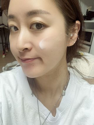 프리마인 바르기만 하면 철벽 스킨케어+24시간 마스크팩 효과. 셀라브 리제너레이팅 시스템 부스터+크림 세트 — 5점을 준 리뷰어가 2023년 6월 올린 사용 사진