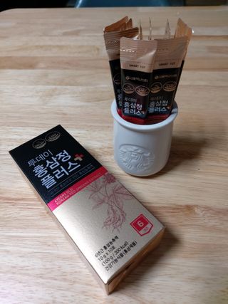 서울약사신협_투데이홍삼정플러스스틱_10g x 30포 — 4.5점을 준 리뷰어가 2021년 6월 올린 사용 사진