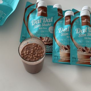달달슬림쉐이크 [블로그]달달슬림 맛있는 단백질 쉐이크 파우치 다이어트 식사대용 프로틴 파우더 보충제 — 5점을 준 리뷰어가 2025년 8월 올린 사용 사진