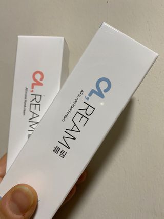 클림 9월 28일, 출시 손 세정의 번거로움을 없앤 핸드크림 — 4점을 준 리뷰어가 2020년 12월 올린 사용 사진