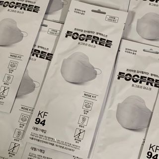 포그프리 김서림방지 마스크 KF94 10매 — 4점을 준 리뷰어가 2022년 1월 올린 사용 사진