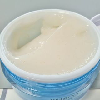 비엠비코 [썸머케어] 퀸79 노블 골드 아쿠아크림+더 선스틱 SPF50+PA+++ — 5점을 준 리뷰어가 2021년 6월 올린 사용 사진