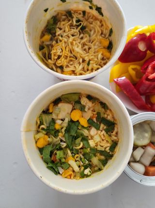 NISSIN 닛신 컵누들  4종 - 씨푸드오리지날, 씨푸드 스파이시, 씨푸드 커리, 씨푸드 XO소스 — 5점을 준 리뷰어가 2022년 4월 올린 사용 사진