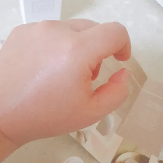 더사가오브수 [사가수] 효혜윤 보태니컬 에너지 에센스인로션 20ml /아이포올 스틱 3g — 5점을 준 리뷰어가 2023년 2월 올린 사용 사진