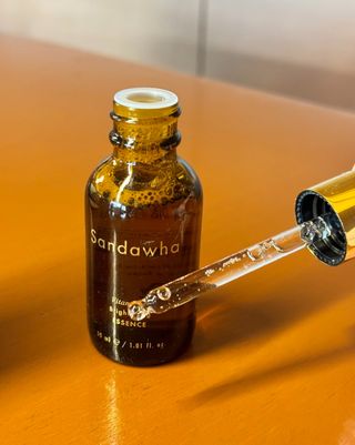 스킨큐어 산다화 비타민c 화이트닝 에센스 30ml — 4.5점을 준 리뷰어가 2023년 12월 올린 사용 사진