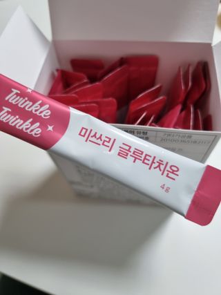 메디포스트 모비타 미쓰리 글루타치온 30포 — 5점을 준 리뷰어가 2022년 12월 올린 사용 사진
