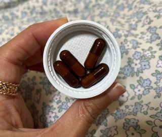 프리마인 홍삼의 강력한 에너지, 이제는 흡수율을 높인 최첨단 캡슐로 간편하게 초고속 충전하세요. — 5점을 준 리뷰어가 2022년 12월 올린 사용 사진
