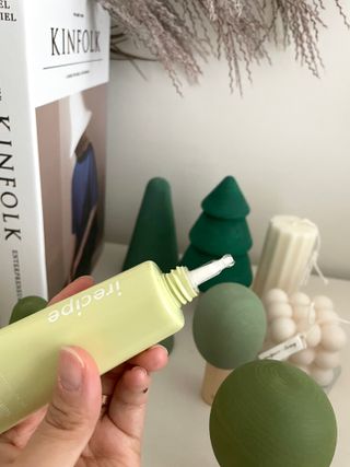 아이레시피 마일드시카 브라이트닝 업 선스크린 SPF50+ PA++++ — 4점을 준 리뷰어가 2023년 6월 올린 사용 사진
