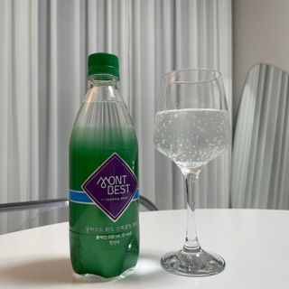 몽베스트 Montbest with Sparkling water Plain 20병 — 5점을 준 리뷰어가 2022년 5월 올린 사용 사진
