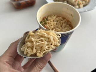 NISSIN 닛신 컵누들  4종 - 씨푸드오리지날, 씨푸드 스파이시, 씨푸드 커리, 씨푸드 XO소스 — 5점을 준 리뷰어가 2022년 3월 올린 사용 사진