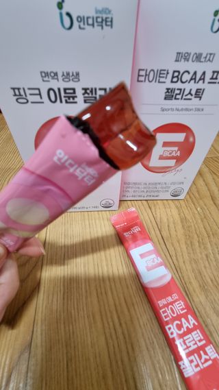 인디닥터 면역 생생 핑크 이뮨 젤리 + 타이탄 BCAA 프로틴 젤리스틱 — 5점을 준 리뷰어가 2022년 4월 올린 사용 사진