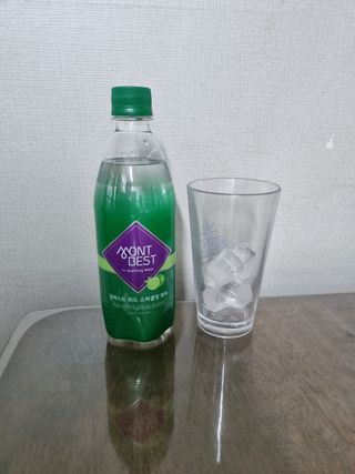 몽베스트 Montbest with Sparkling water Lime20병 — 5점을 준 리뷰어가 2021년 11월 올린 사용 사진
