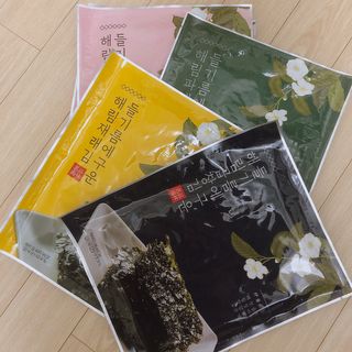 [해림맛김] 들기름에 구운 바삭바삭 김 4종 세트 + 1종 랜덤발송 총5개입 — 5점을 준 리뷰어가 2021년 2월 올린 사용 사진