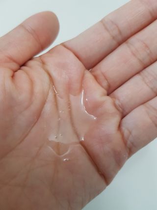 썸헤어 / SUMHAIR 썸헤어 실키 테라피 헤어 에센스 — 5점을 준 리뷰어가 2021년 4월 올린 사용 사진