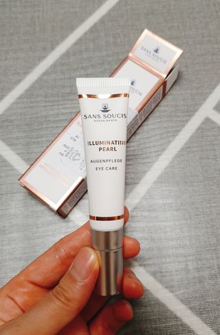 산수시 일루미네이팅 펄 영양 다크서클 스틱 아이 크림 케어 15ml — 5점을 준 리뷰어가 2021년 6월 올린 사용 사진