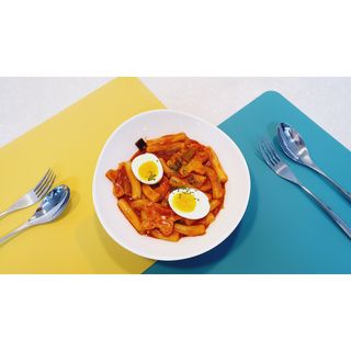 빨간키트 떡볶이 밀키트 2~3인분 매운맛 국물 떡볶이 만들기 쉬운 황금 레시피 분말 소스로 간편한 요리 — 5점을 준 리뷰어가 2021년 8월 올린 사용 사진