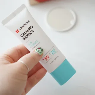 리더스코스메틱 리더스 카밍 바이오틱스 선 에센스 SPF 50+ PA++++ — 5점을 준 리뷰어가 2022년 8월 올린 사용 사진