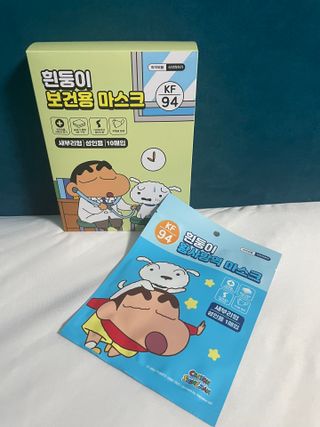 [숨그림]  덴탈마스크 짱구 우리아이 그리고 내가 쓰는 믿을수있는 케릭터 마스크  16종 — 5점을 준 리뷰어가 2021년 10월 올린 사용 사진