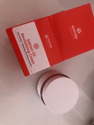 아이앤립 / EYENLIP 아이앤립 연어오일 리바이탈라이징 크림 — 5점을 준 리뷰어가 2021년 3월 올린 사용 사진