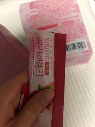 헬스업_쁘띠쁘띠석류콜라겐젤리_20g x 14포 — 5점을 준 리뷰어가 2021년 2월 올린 사용 사진