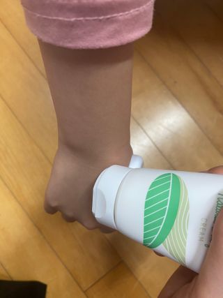 mom e 맘이 내추럴 베이비 케어 크림+바디오일 — 5점을 준 리뷰어가 2021년 1월 올린 사용 사진