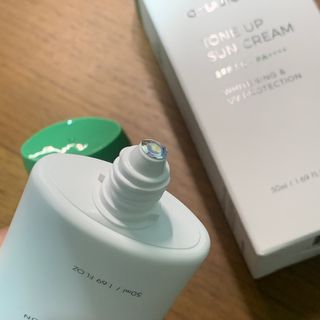 아르비엔 순한성분 비건 무기자차 톤업선크림 — 4점을 준 리뷰어가 2021년 1월 올린 사용 사진