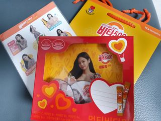 광동생활건강 [광동] 비타500데일리스틱 크리스마스 에디션 60포+20포 추가 증정&쇼핑백+스티커 gift — 5점을 준 리뷰어가 2021년 12월 올린 사용 사진