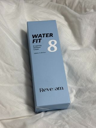 나우 [리브엠]피부 속부터 겹겹이, 촘촘하게! 워터핏8중 수분착붙 크림 — 4.5점을 준 리뷰어가 2025년 1월 올린 사용 사진