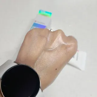리더스코스메틱 리더스 카밍 바이오틱스 선 에센스 SPF 50+ PA++++ — 5점을 준 리뷰어가 2022년 5월 올린 사용 사진