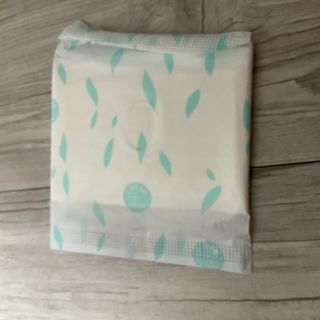 나무드 [데이위드] 국내생산 생리대 가벼운 초 슬림핏 프레쉬 씬 순면커버 생리대 10개입X1팩 — 5점을 준 리뷰어가 2021년 10월 올린 사용 사진