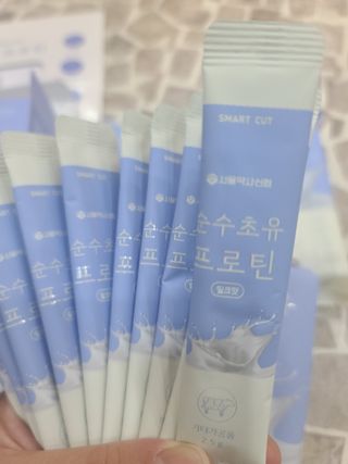 서울약사신협_순수초유프로틴_2.5gx30포 — 5점을 준 리뷰어가 2021년 11월 올린 사용 사진
