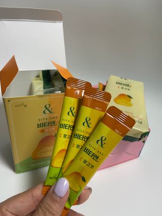 비타앤C 레몬맛, 망고맛 — 5점을 준 리뷰어가 2021년 6월 올린 사용 사진