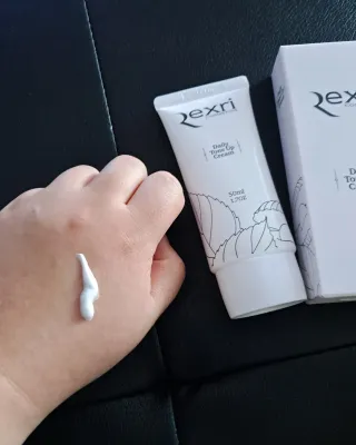 렉스리 데일리 톤업 크림 Rexri Daily Tone Up Cream — 5점을 준 리뷰어가 2022년 7월 올린 사용 사진