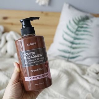 쿤달 [KUNDAL 공식] 프리미엄 헤어 케어 스페셜 세트 샴푸 500ml &amp; 트리트먼트 500ml — 5점을 준 리뷰어가 2021년 3월 올린 사용 사진