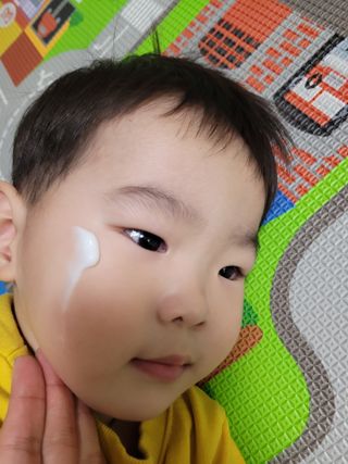 [메디팜] 세라마이드 데일리 릴리프 바디로션 — 5점을 준 리뷰어가 2021년 12월 올린 사용 사진