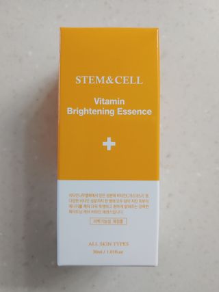 체르엠 스템앤셀 비타민 브라이트닝 에센스 30ml 1개 — 5점을 준 리뷰어가 2021년 10월 올린 사용 사진