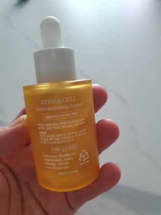 체르엠 스템앤셀 비타민 브라이트닝 에센스 30ml 1개 — 5점을 준 리뷰어가 2022년 4월 올린 사용 사진
