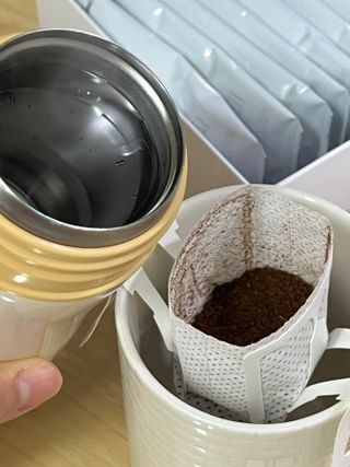 스트라바 햄프커피 드립백 카페인 — 5점을 준 리뷰어가 2023년 5월 올린 사용 사진