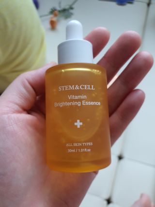 체르엠 스템앤셀 비타민 브라이트닝 에센스 30ml 1개 — 4점을 준 리뷰어가 2021년 10월 올린 사용 사진