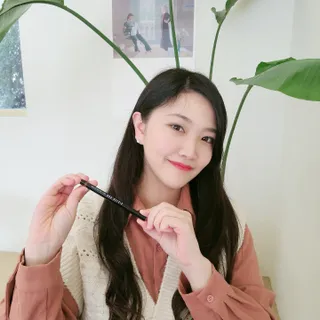 씨스터앤 퍼펙트 엣지 브러쉬 펜 라이너 2종 택 1 — 5점을 준 리뷰어가 2022년 2월 올린 사용 사진