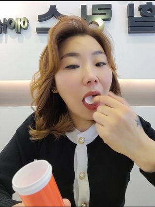 [슬림드랍 석류맛] 건기식 다이어트 보조제 겸 비타민 — 5점을 준 리뷰어가 2022년 2월 올린 사용 사진