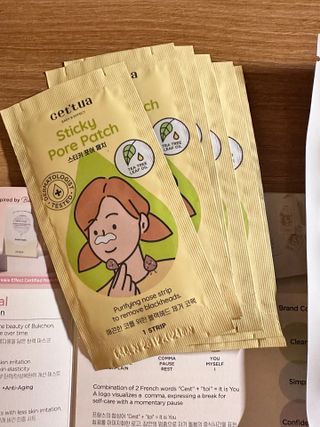세뚜아(Cettua) 세뚜아 스티키 포어 패치 Cettua Sticky Pore Patch — 5점을 준 리뷰어가 2023년 11월 올린 사용 사진