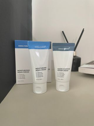 더마포레스트 마데카소사이드 리페어 크림,  모이스처라이징 아쿠아크림 — 5점을 준 리뷰어가 2021년 8월 올린 사용 사진